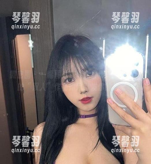 琳铛铛 微密圈 - 一幅图片,两个身影——琳铛铛的“双人”作品如何引发你的思考?