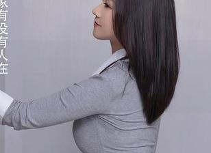 秀人网 – 最新！UU阿文白色图册，居然成了颜色的超市广告？