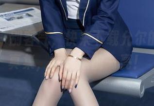 秀人网 – 别客气，快来下载允尔的美足写真集，让你眼前一亮！