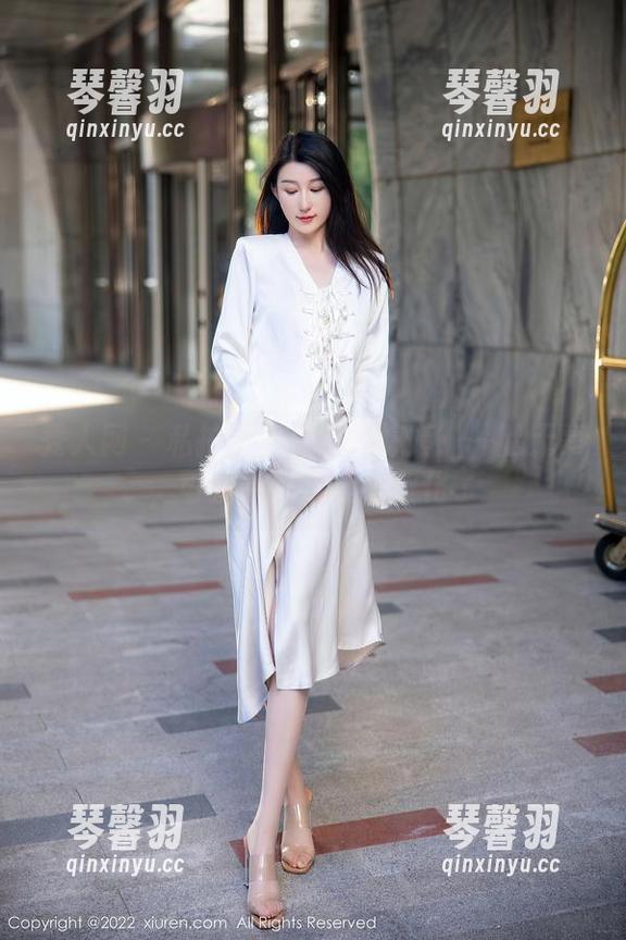 秀人网-刘婷婷 秀人网 - 私拍图包里的刘婷婷:一脸无辜,可爱到让我心都融化了