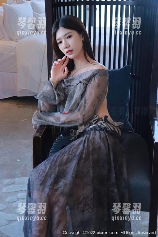 秀人网-刘钰儿 秀人网 - 最新图库里的刘钰儿毛衣,穿得像是在家蹲着但又让人想多想!