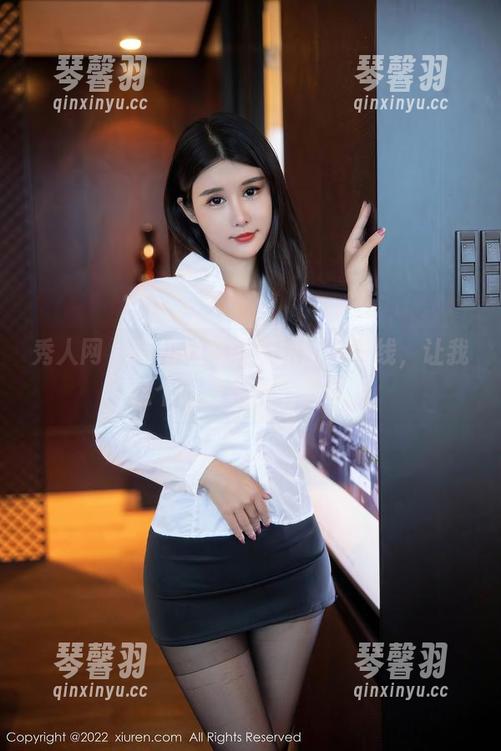 秀人网 - 南初妹妹的厨娘图集在线，让我这个吃货想报名当帮厨
