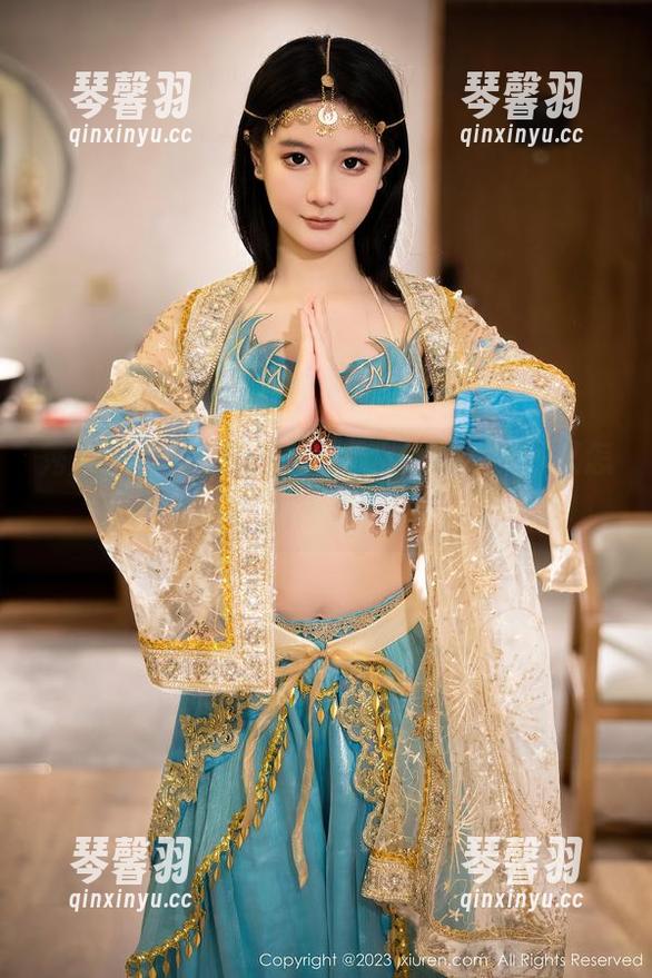 秀人网-大琪琪Emily 秀人网 - 大琪琪Emily的女友,原图又怎能缺少?