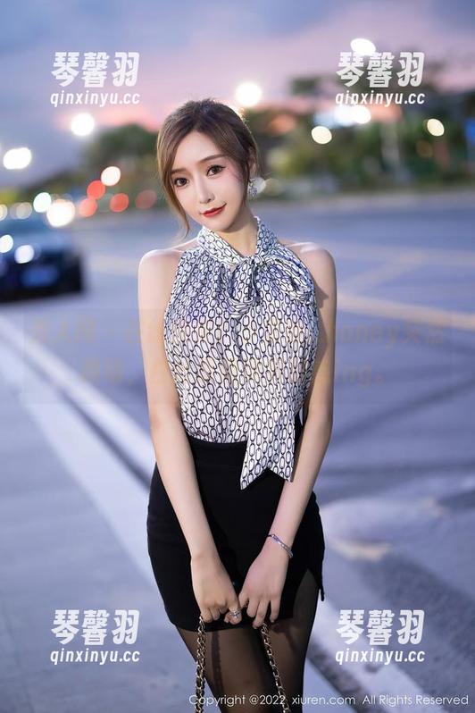 秀人网 - 在线快来！小蛮妖_honey突然换场，白丝原图刷屏疑惑ing。