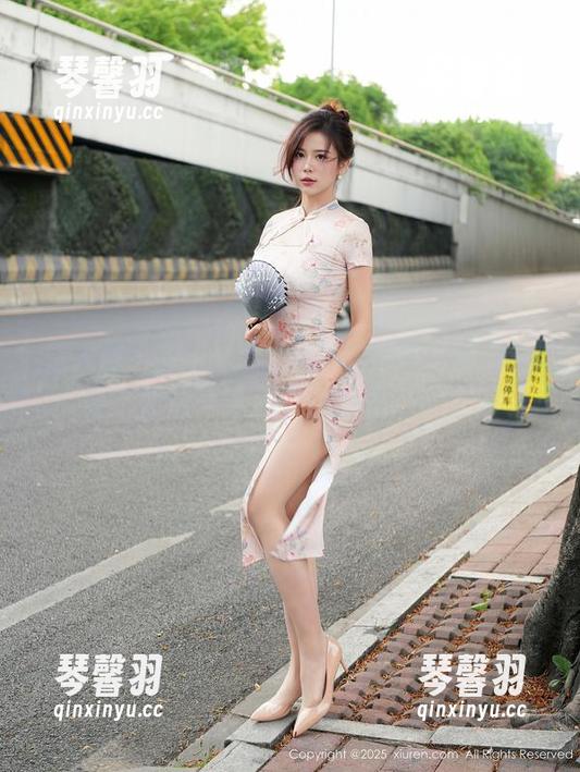 秀人网-果儿Victoria 秀人网 - 果儿Victoria的吊带写真集,要不要销声匿迹,还是分享给你?