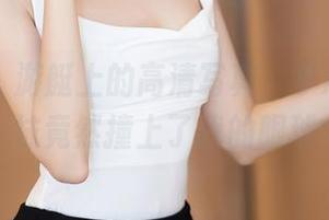 秀人网 – 游艇上的高清写真，梦心月与丝袜竟然撞上了我的眼球