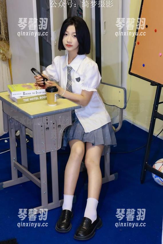 绮梦摄影-露露 绮梦摄影 - 不得不说,露露的这套无修、无水印的图,让我想骄傲地炫耀一下,毕竟行走的艺术啊!