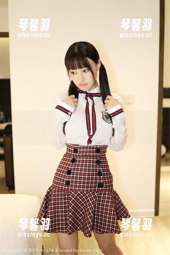 美媛馆-Angela小热巴 美媛馆 - Angela小热巴的礼服合集让人忍不住赞叹,猜她在想什么?