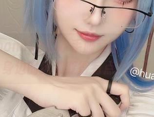 花兮_honoka的水手服套图，更新ing，身边的风都变得有点绚丽了