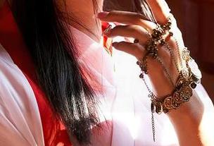 蜜桃社 – 一件白裙，十个梦乃Mandy的写真联想游戏