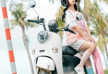 网袜与cos，蠢沫沫果然玩的是“跌宕起伏”系列，美图也是个谜。
