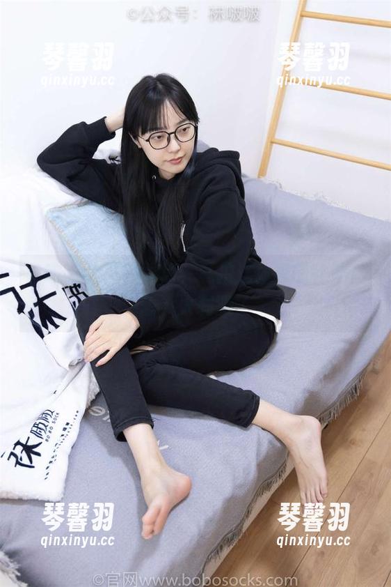 袜啵啵-熊熊 袜啵啵 - 熊熊登场,私拍连体衣的各种乱想,太刺激了