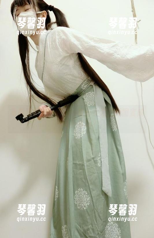 西尔酱 看西尔酱是如何用一袭修女服把原图变成一场小骚动?