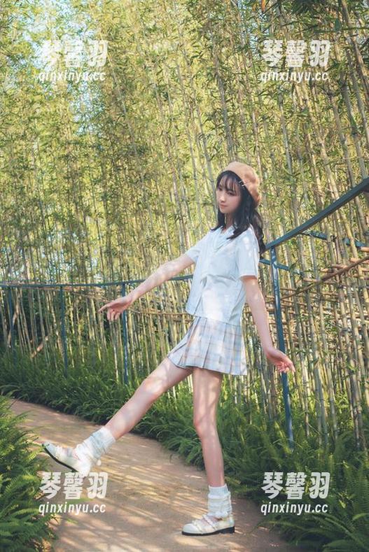 西瓜少女 你见过西瓜少女的私拍吗?JK双拼袜原图超过我的想象力!
