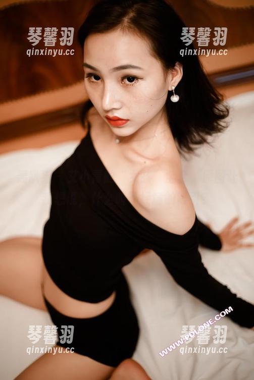 轰趴猫-艾小青 轰趴猫 - 艾小青的“女孩”全套,原图让我想说,什么叫不经意的吸引?