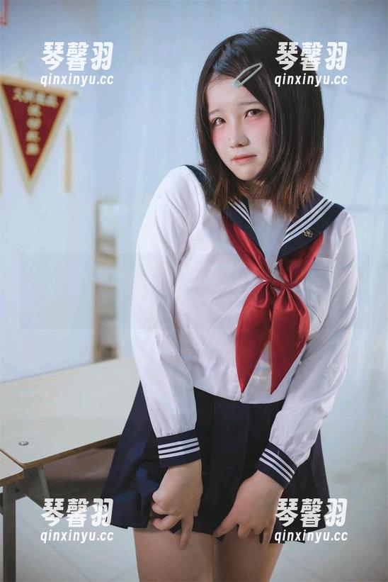 阿半今天很开心 阿半今天很开心的“深海触手”写真的反向生物课,果然是美与哀愁并存