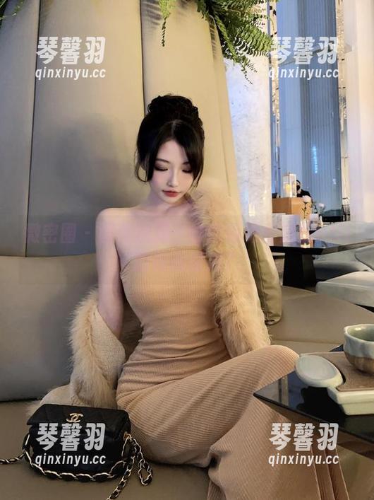 陈妮妮UNI 微密圈 - 图包视频:谁能拒绝陈妮妮UNI的圆圈魔力?