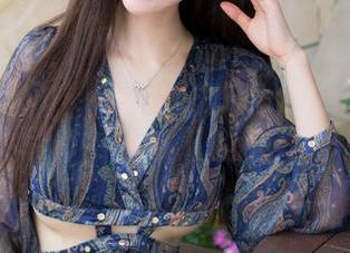 魅妍社 – Sukki与她的棉袜：漂亮的高清写真，脚底下的小喜悦