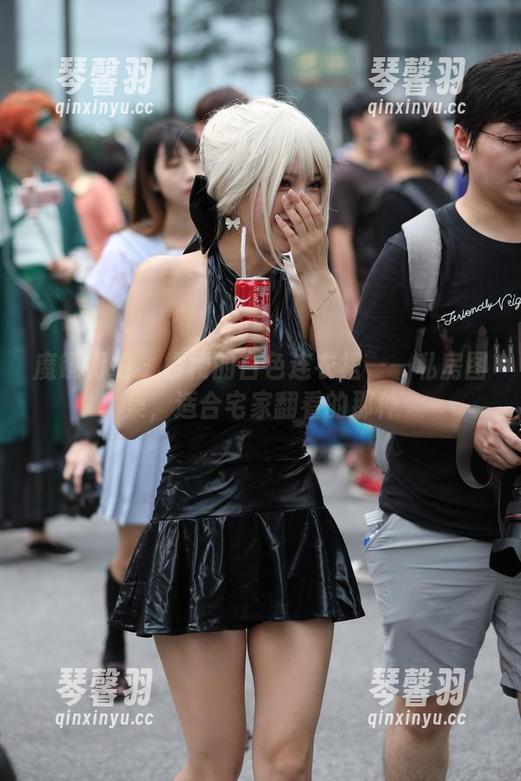 魔镜街拍-楼楼 魔镜街拍 - 楼楼的白色连衣裙——私房图集,适合宅家翻看的那种
