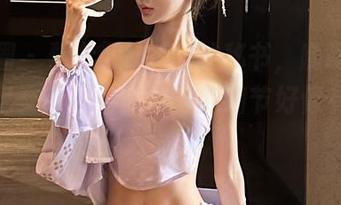 微密圈 – 黎允熙baby的秘书，随意晚餐与键盘交错中，套图里的细节好像有点意思。